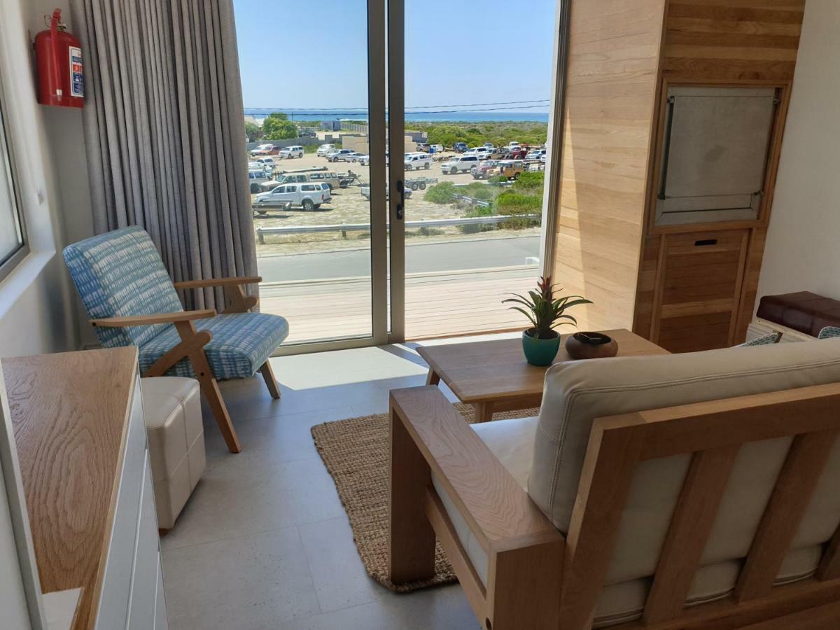 Oceans Guest House&Luxurious Apartments Struisbaai Extérieur photo